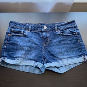 Women’s jean shorts.
